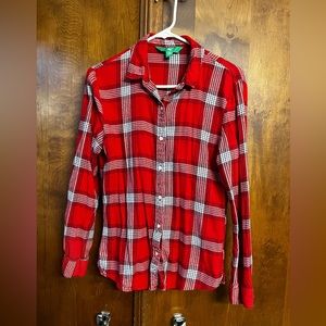 Red , black, and white flannel shirt